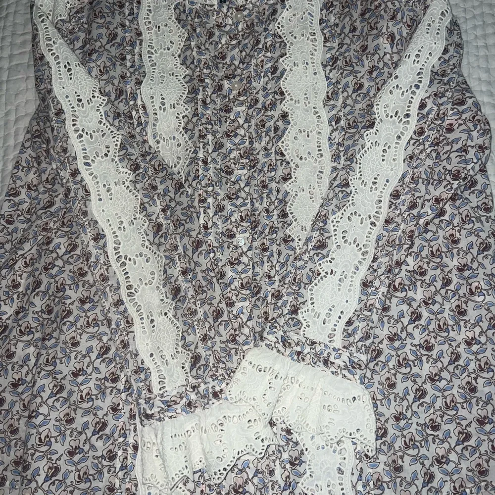 ME+EM Cotton Voile Sweet Pea Floral Printed Blouse White Crochet Trim US 10 NWOT - Picture 7 of 12
